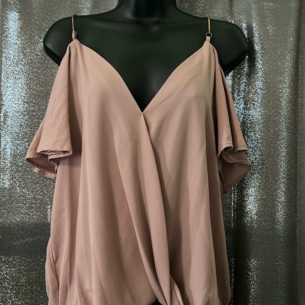 V neck top